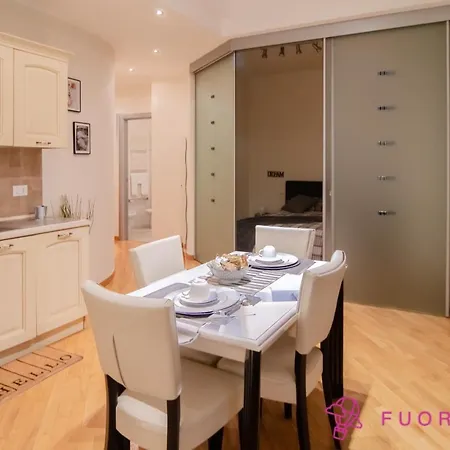 Le Petit Jardin Apartment *